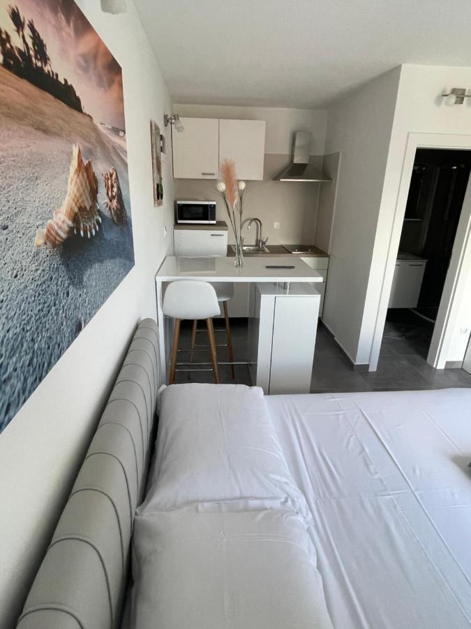 Villa Milena Sweet Apartment-With A Pool Trogir Exterior foto